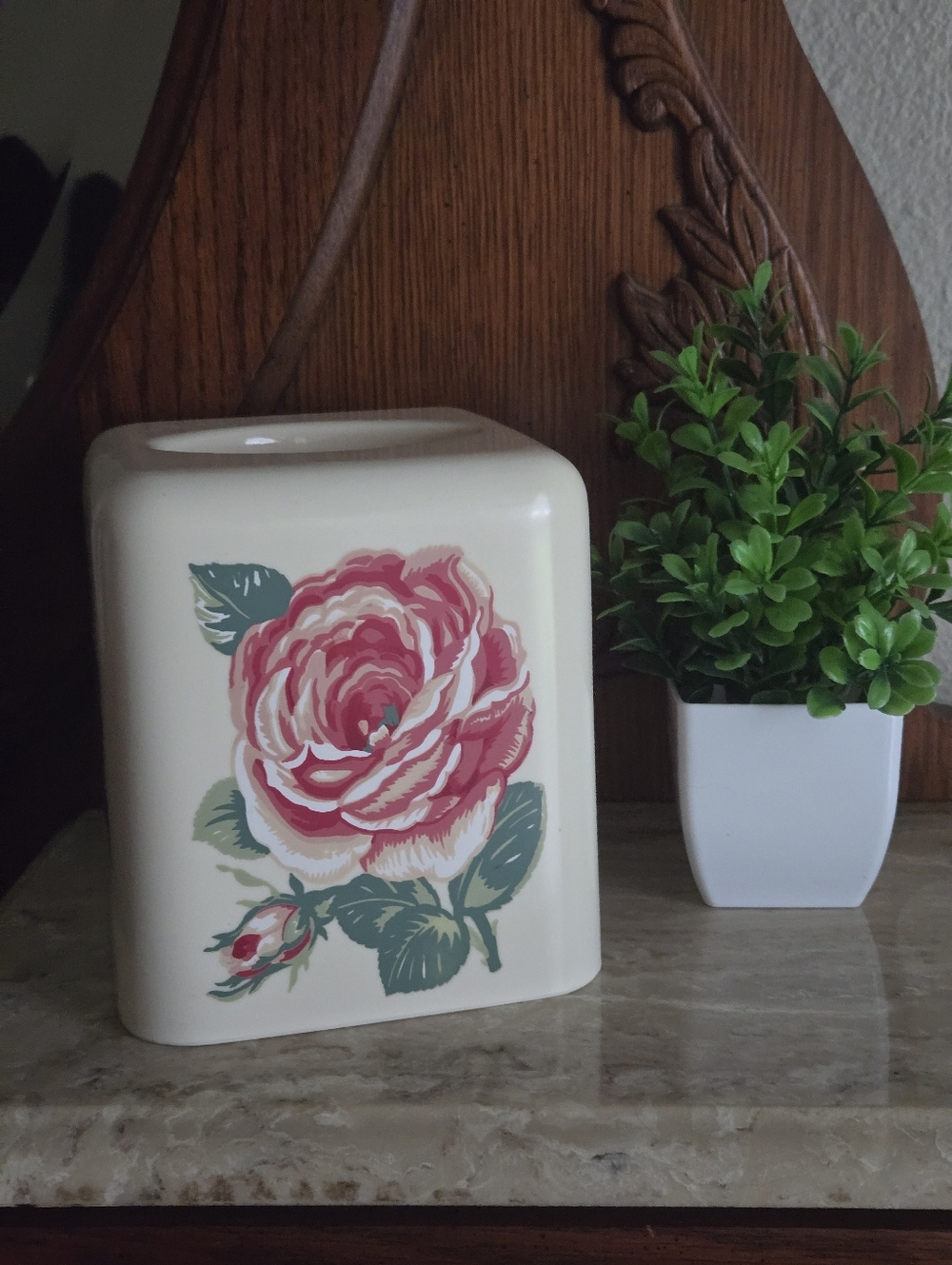 VTG 80s Lakehouse Cottage Rose Cream Flower Tissue Box Cover
